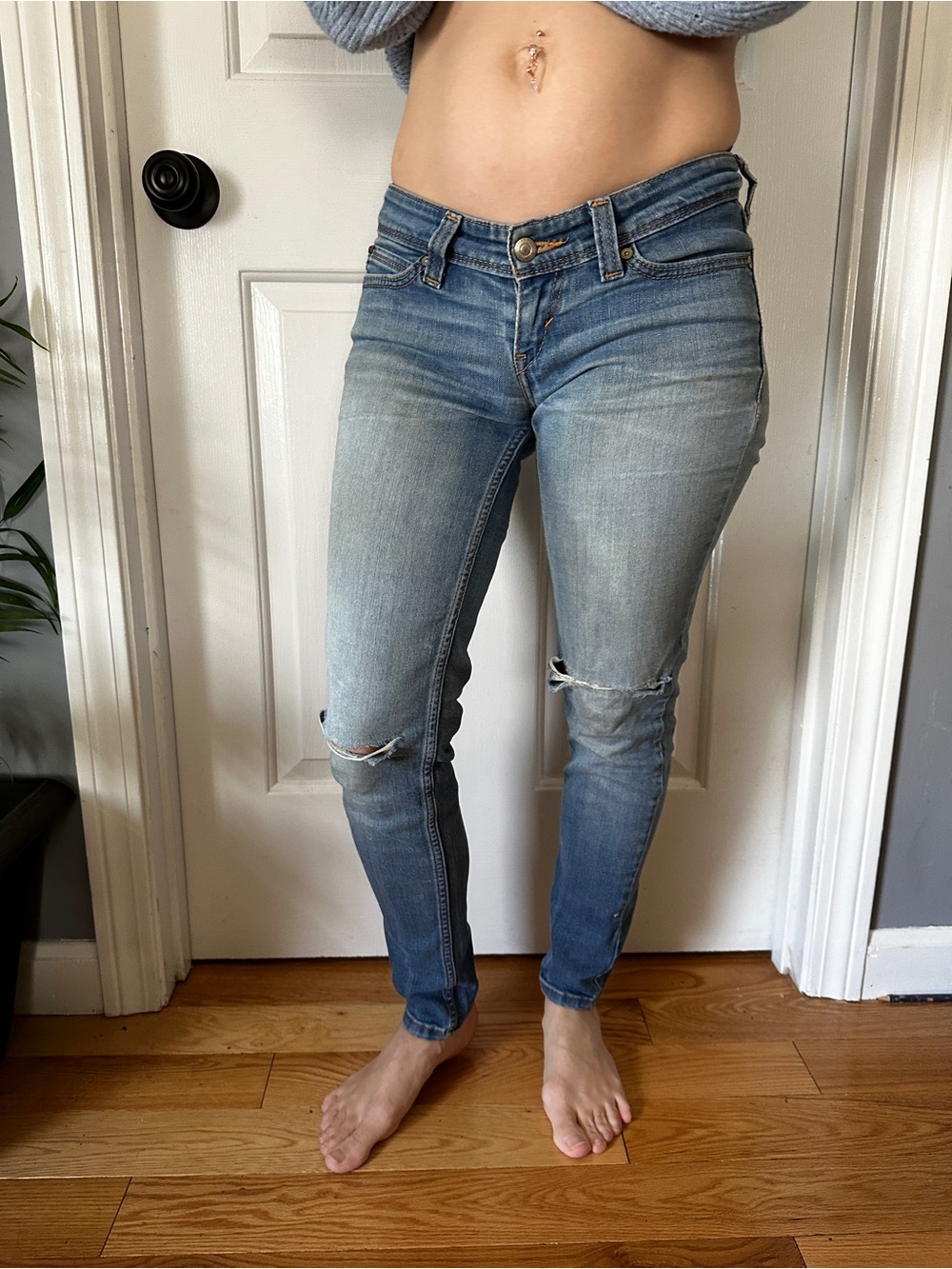 Levi’s Low Rise Demi Curve Jeans Size